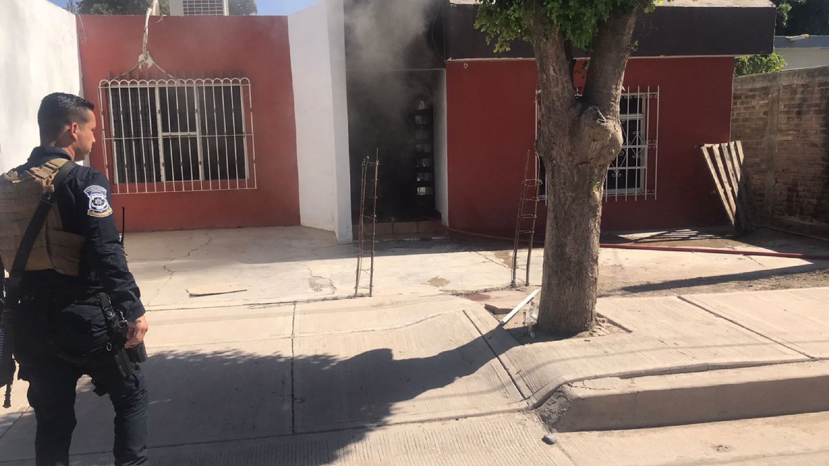 Se incendia una vivienda en la colonia 2 de Octubre en Guasave