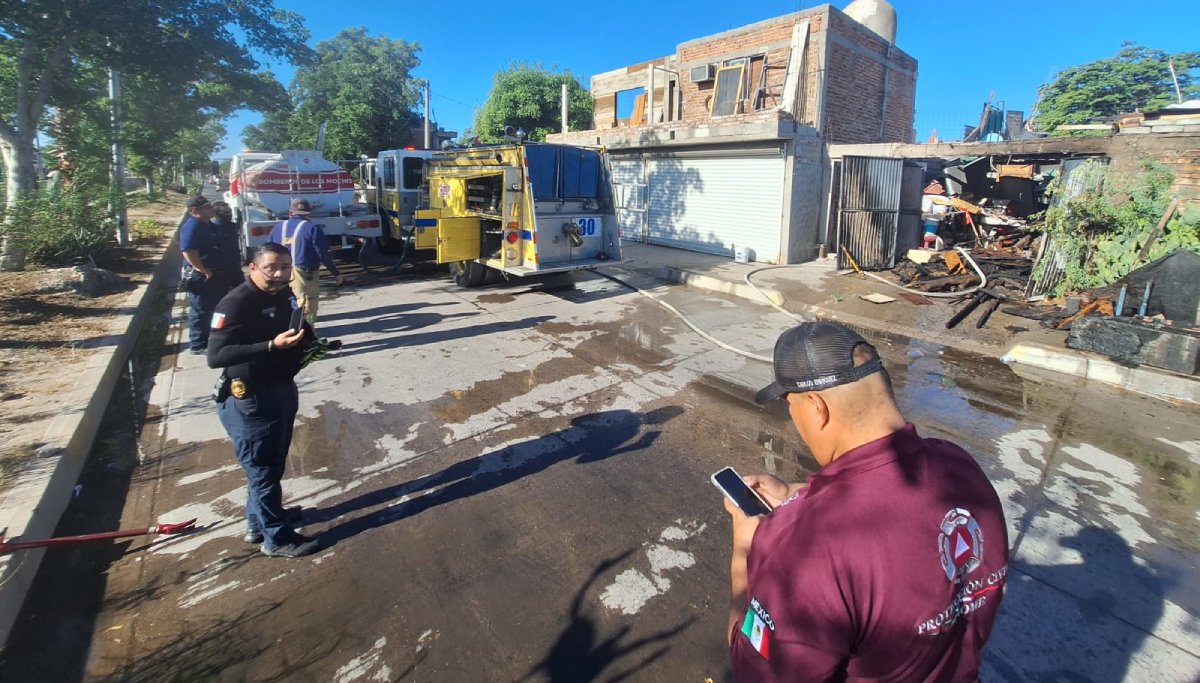 Se incendia vivienda en la colonia San Francisco, en Los Mochis