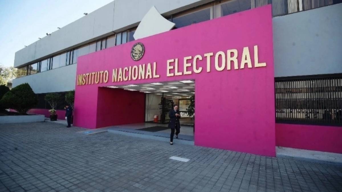 Claudia Sheinbaum critica solicitud de presupuesto del INE para 2025