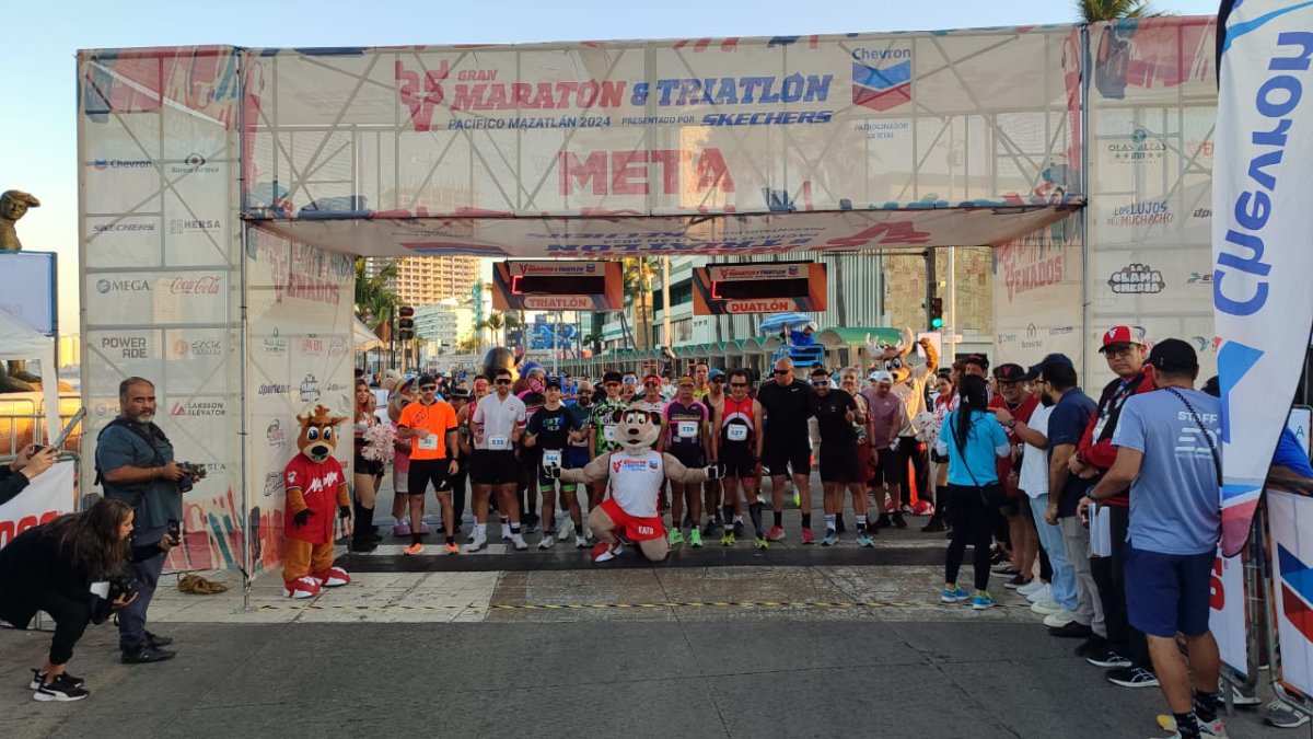 Inicio del Gran Maratón y Triatlón Pacífico Mazatlán 2024