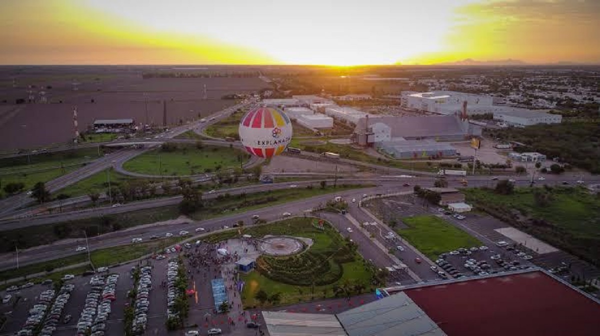 Grupo armado abandona Kia con una llanta reventada y despoja otro carro para huir, en Culiacán
