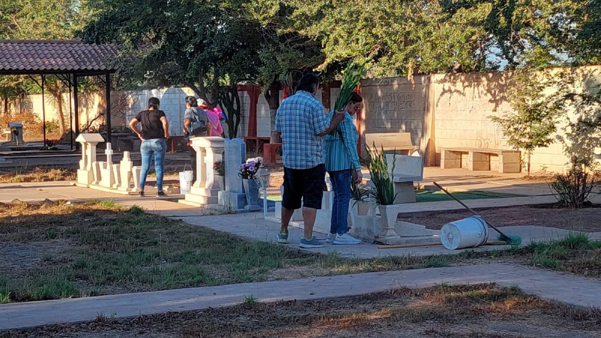 Sin novedad panteones de Ahome en seguridad; Servicios Públicos atentos también en la limpieza