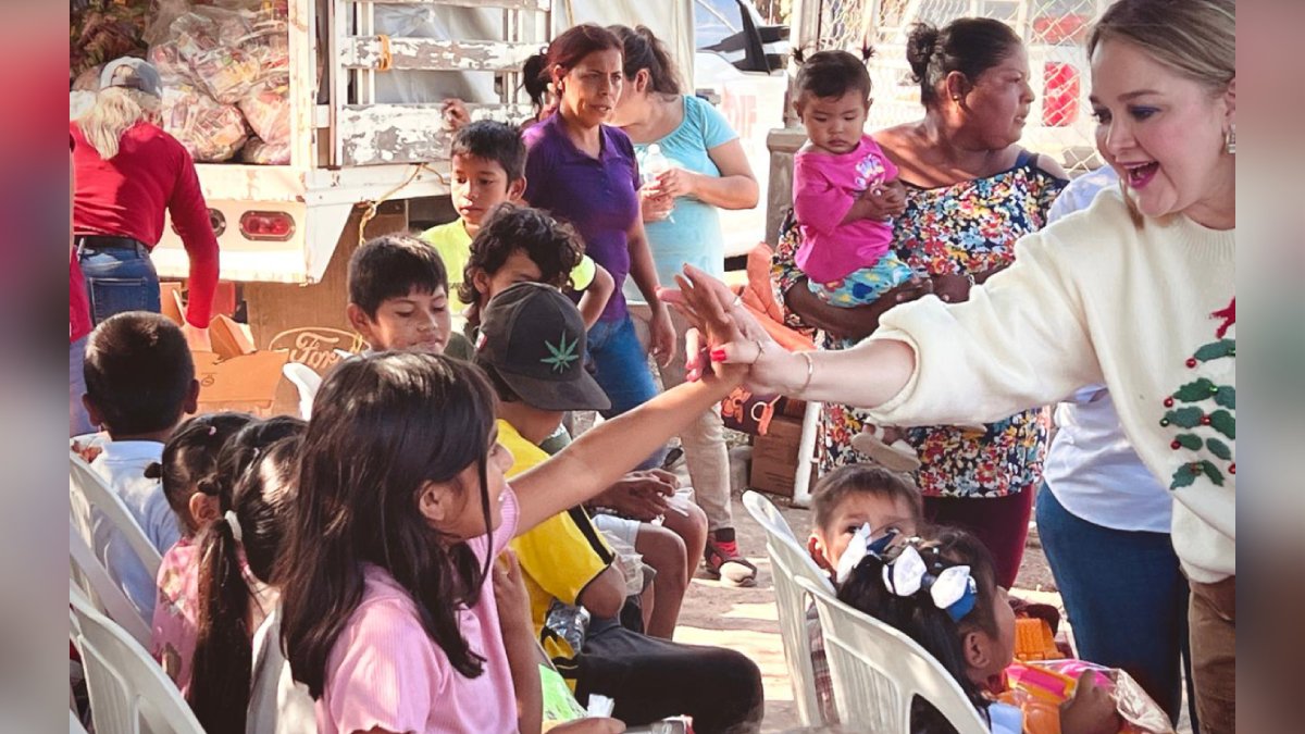 Llega a Rosario la Caravana Navideña de DIF Sinaloa a repartir sonrisas