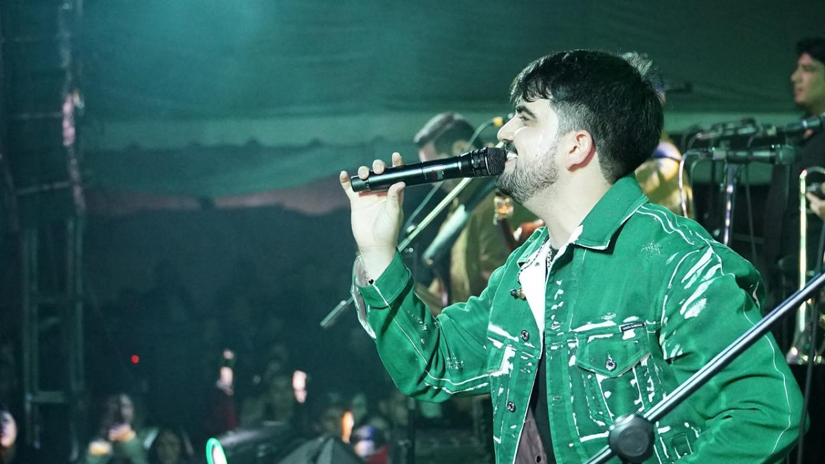 Luis Mexía pone a cantar y bailar a más de 13 mil ahomenses