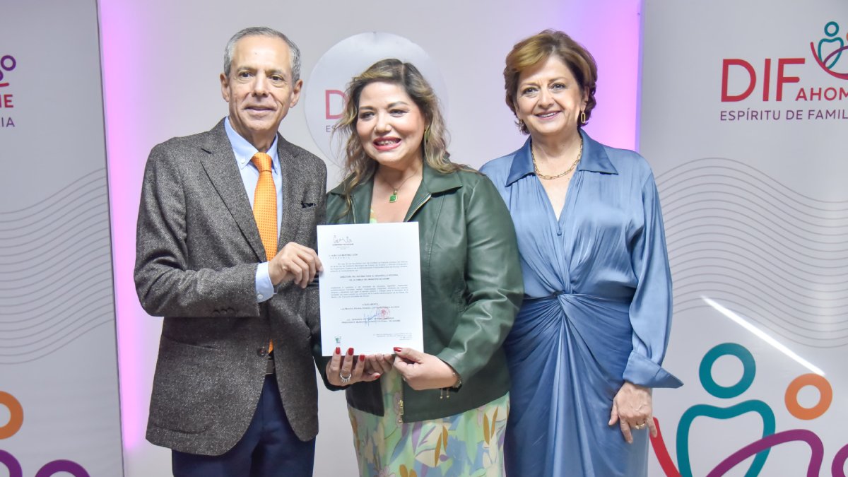 Mónica Torres de Vargas rinde protesta como presidenta del DIF Ahome