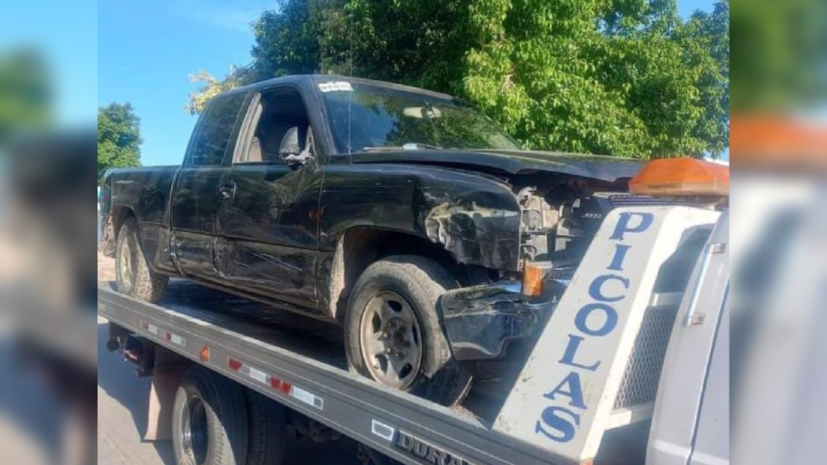 Conductora en supuesto estado de ebriedad provoca múltiple choque en Los Mochis