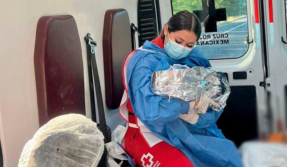 ¡Fue niño! Paramédicos de Cruz Roja La Cruz asisten parto en pleno traslado a Mazatlán