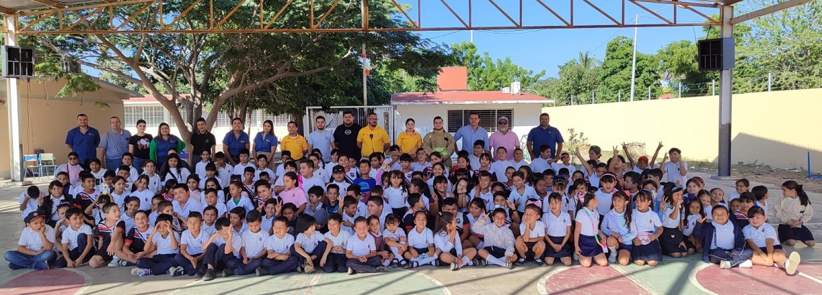 ‘Mejor sin pirotecnia’, les dice PC a niños de El Castillo en Mazatlán