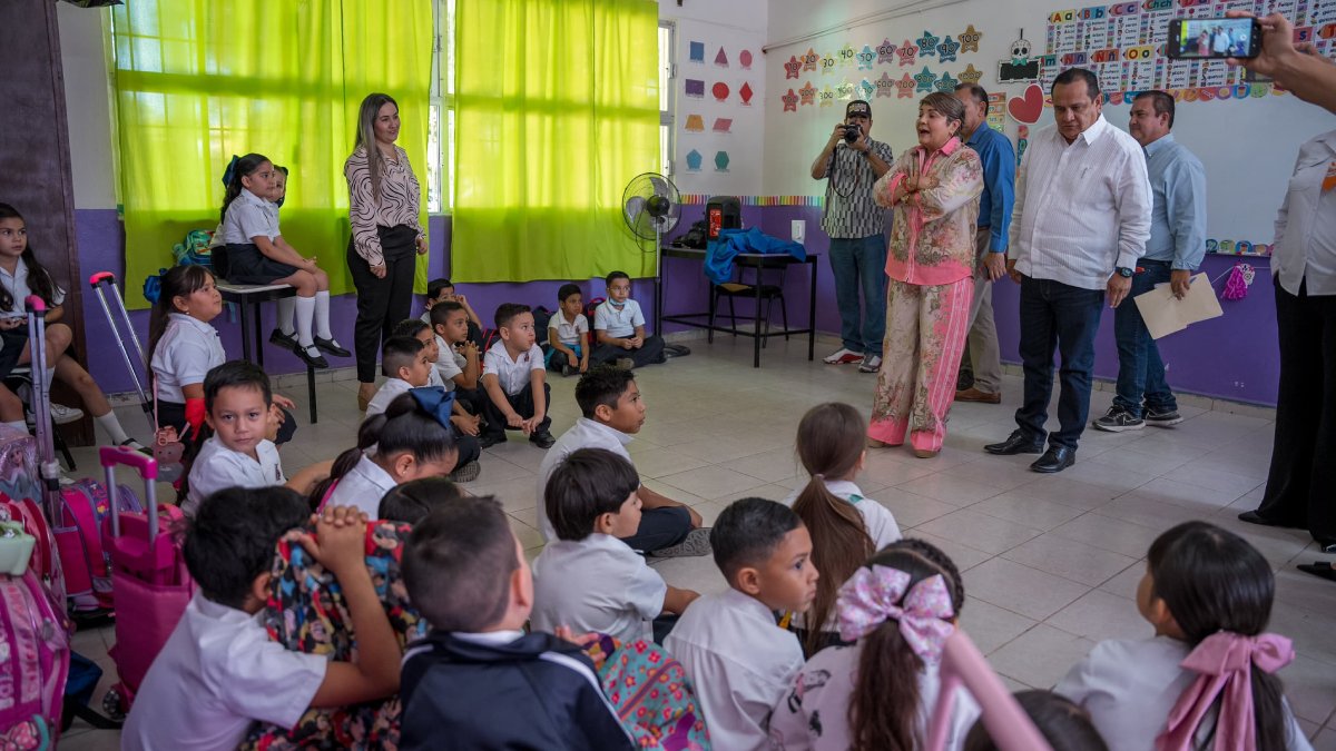 En la primaria Profesor Óscar Octavio Beltrán encabeza Cecilia Ramírez primer Lunes Cívico de su gobierno