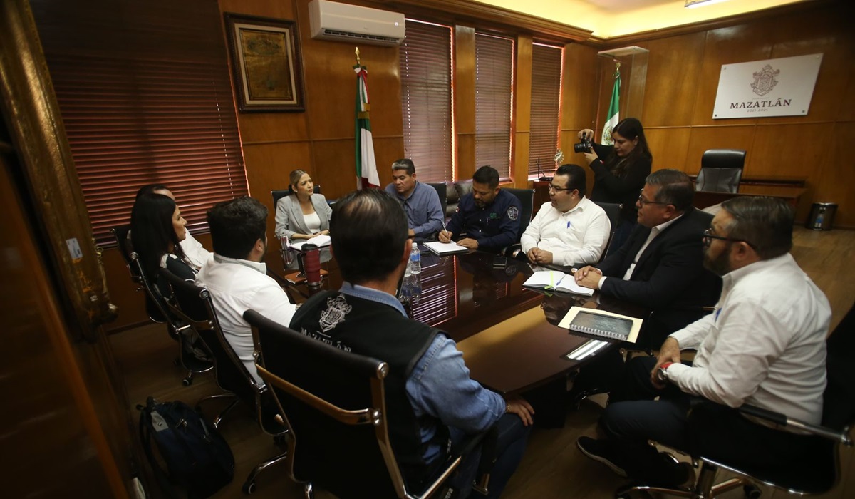 Ayuntamiento de Mazatlán y CFE van por más sustitución de luminarias y ampliación de redes de energía