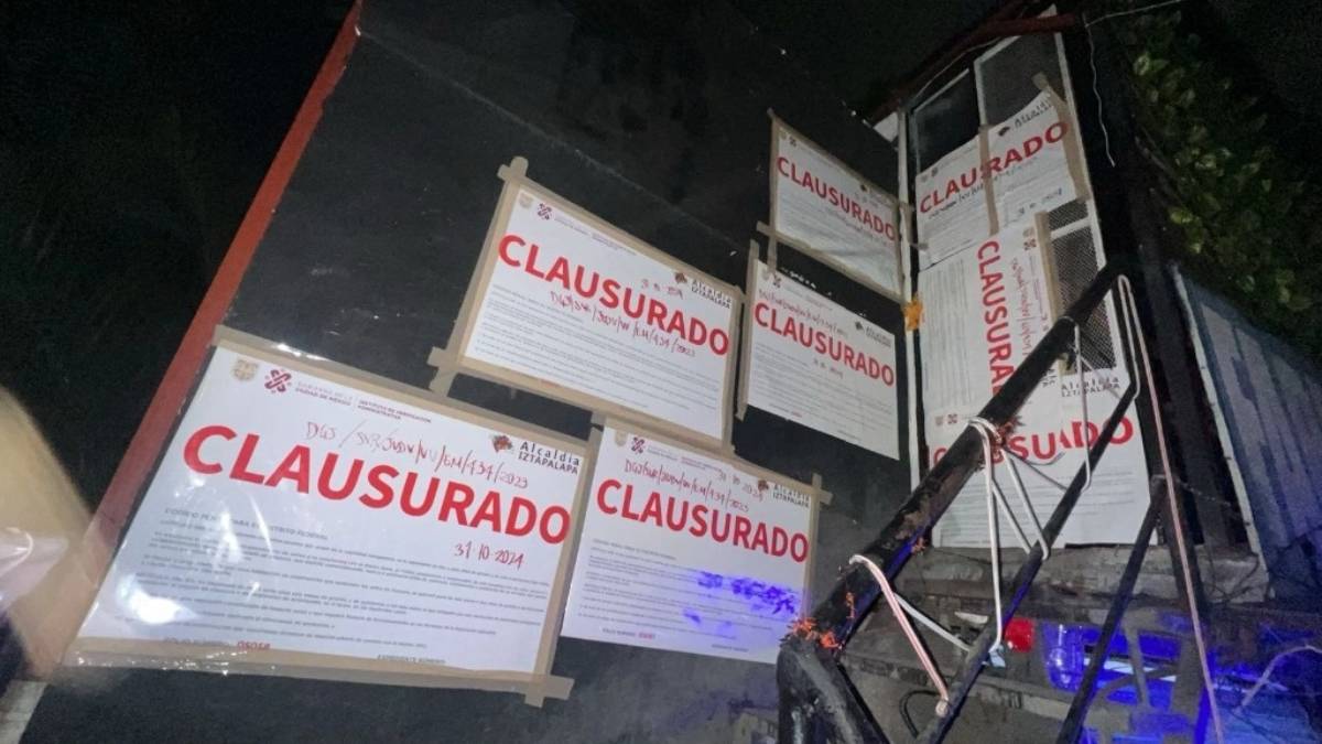 Consumo de alcohol adulterado en bar de CDMX deja 16 jóvenes hospitalizados