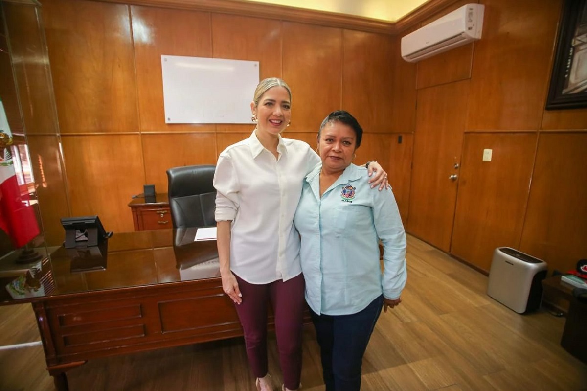 Líder sindical del Stasam entrega pliego petitorio de aumento de sueldo para el próximo año