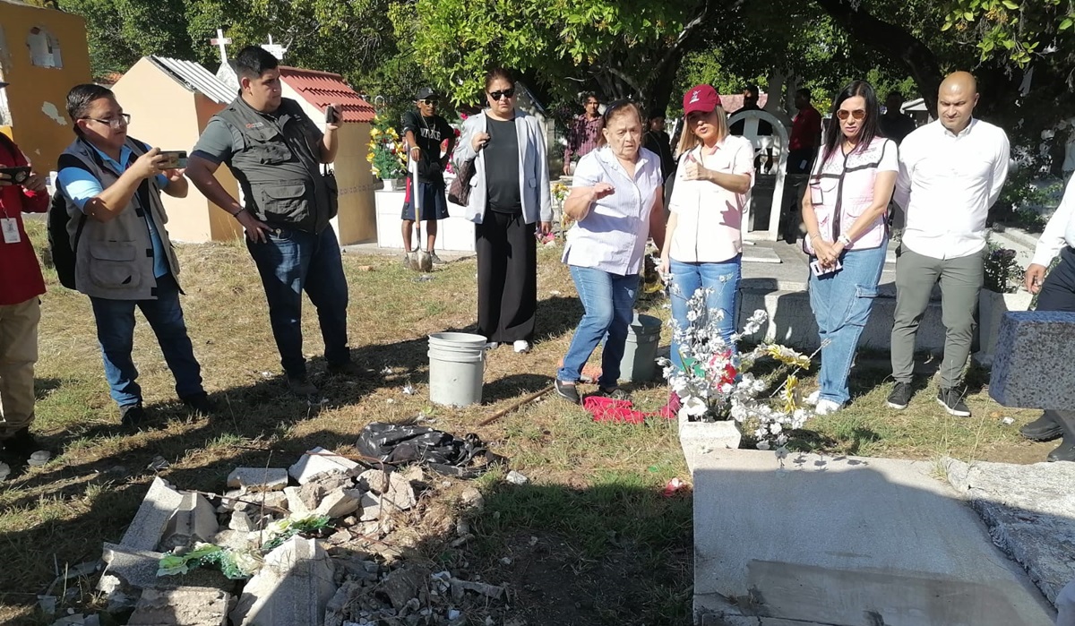 Alcaldesa de Mazatlán supervisa operativo de Día de Muertos en el Panteón Municipal Número 4