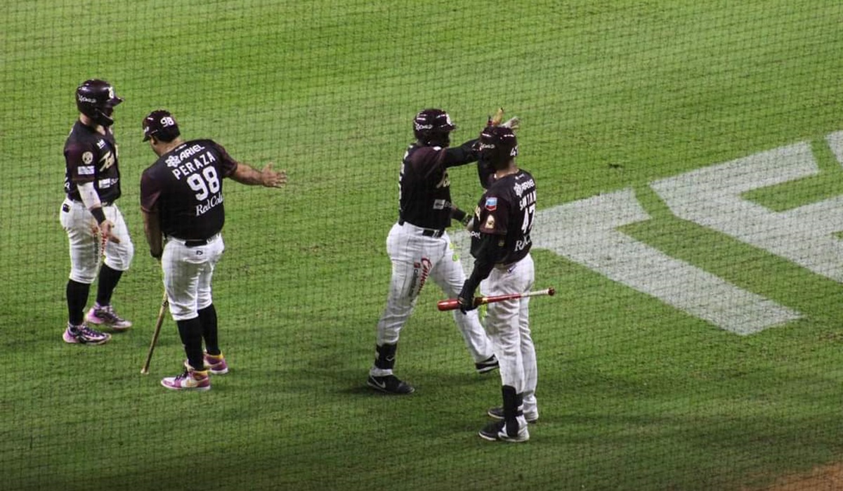 Tomateros amarra su sexta serie y le gana el Clásico a Naranjeros