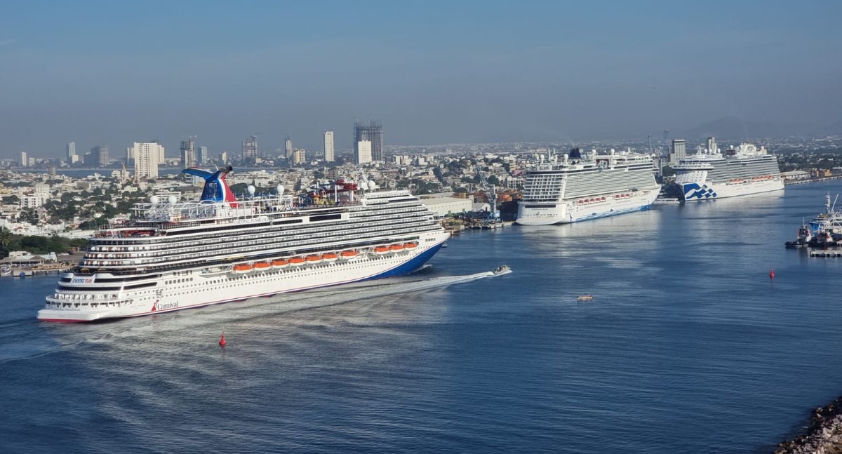 Mazatlán cierra noviembre con arribo triple de cruceros