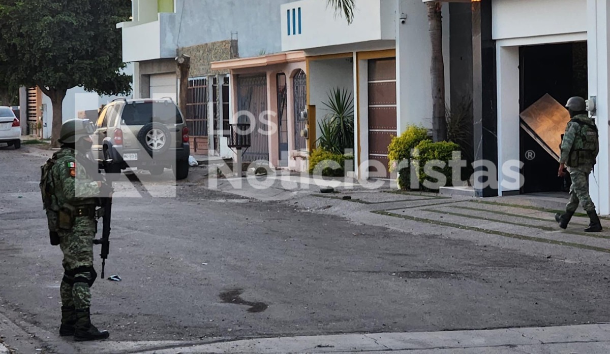 Vandalizan y queman casa de lujo en el fraccionamiento Camino Real, al oriente de Culiacán