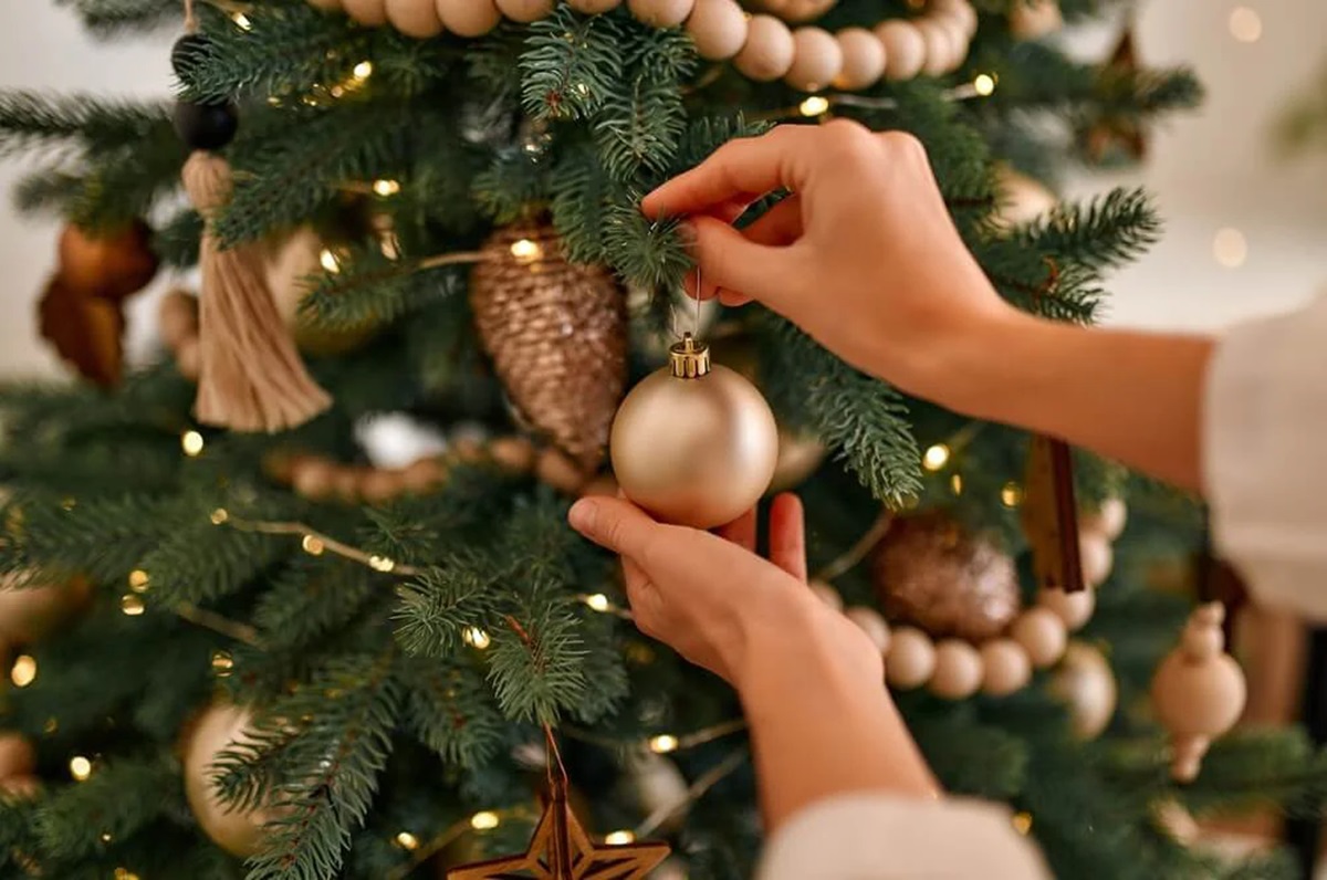 ¿Caos festivo? Evita los errores más comunes de la decoración navideña, con estas soluciones