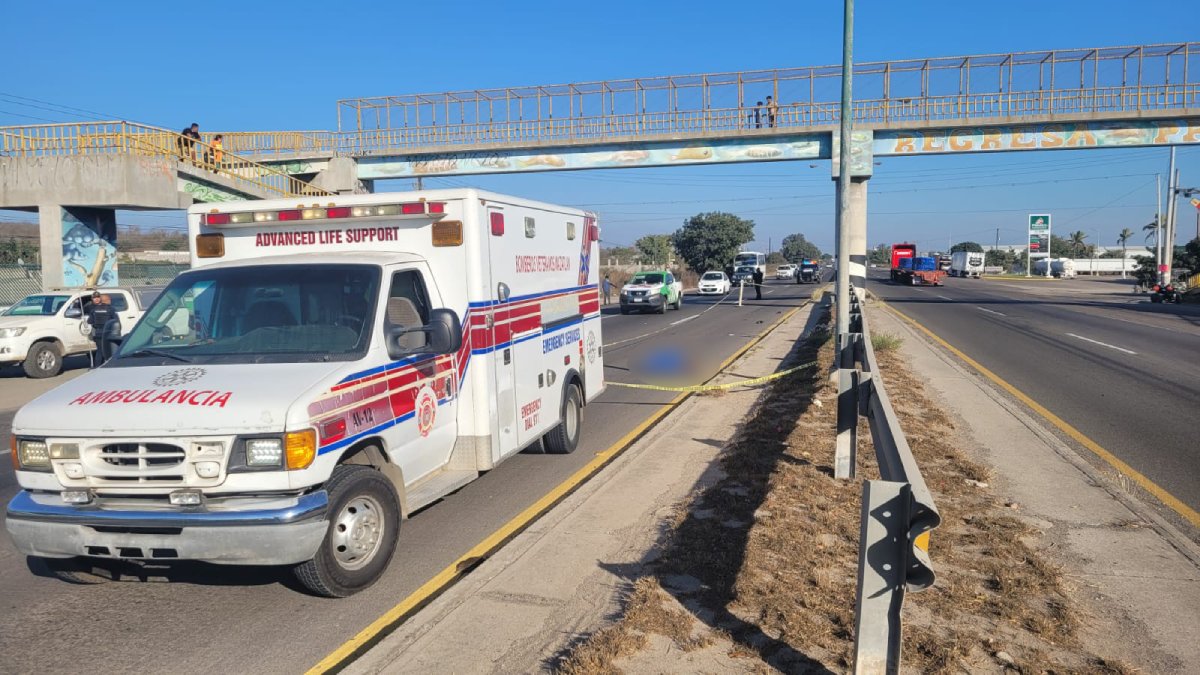 María de Los Ángeles de 77 años, intentaba cruzar la carretera; murió atropellada por vehículo fantasma en Mazatlán