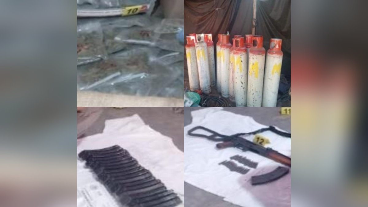 Asegura FGR armas de fuego, cargadores, cartuchos y droga en un domicilio de Agua Caliente de Baca, Choix