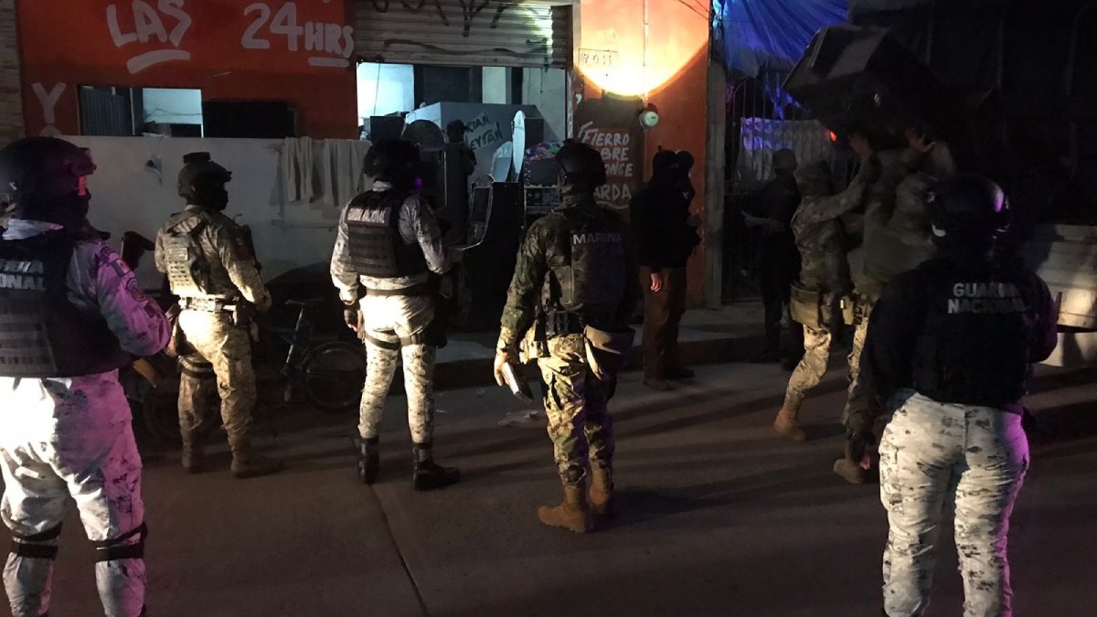 Ejército Mexicano y FGR aseguran maquinitas y desmantelan puntos de venta de droga en Mazatlán