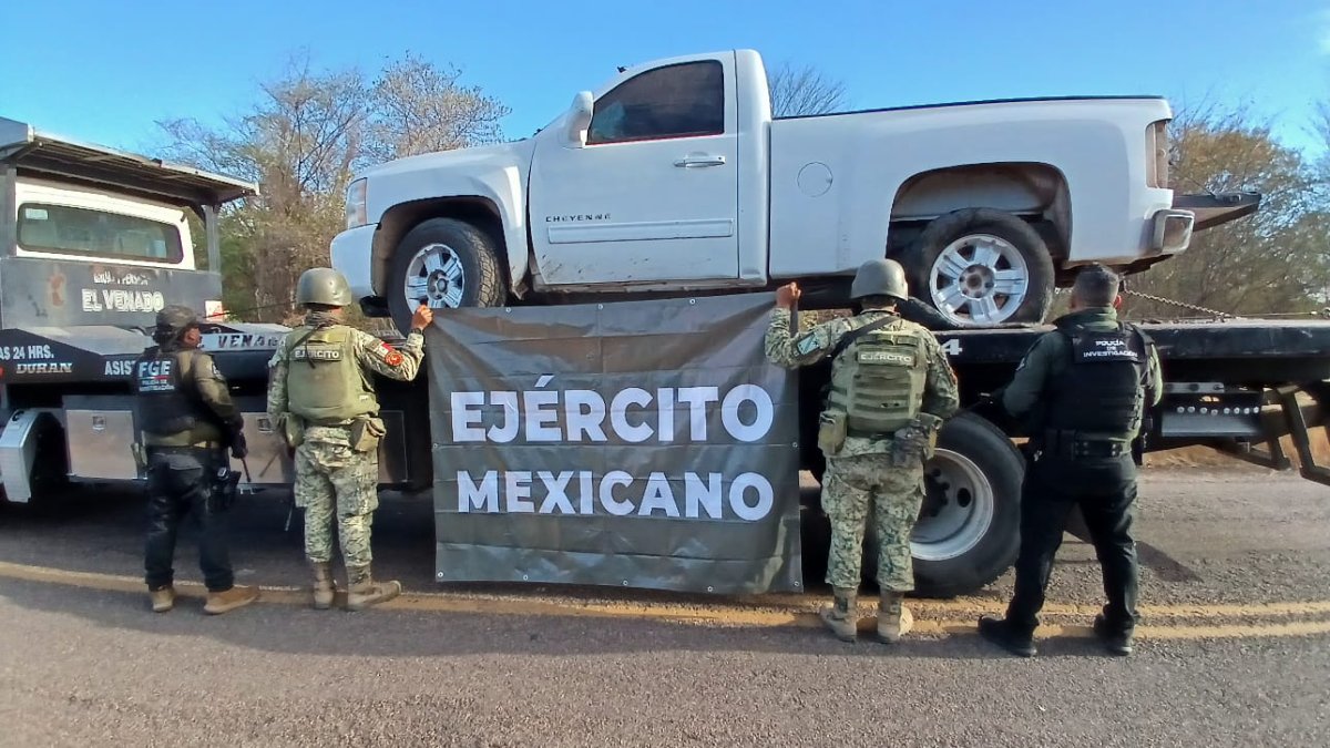 Aseguran ocho vehículos en Mazatlán durante operativo conjunto de FGE, GN y Ejército