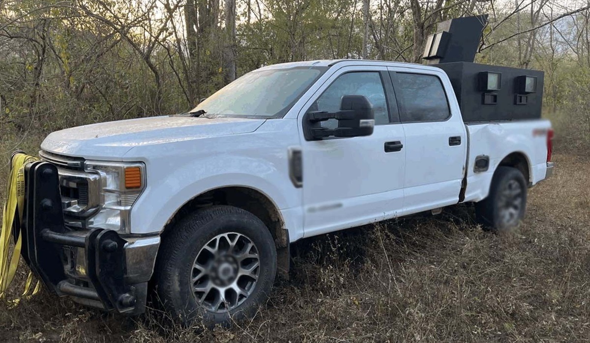 Aseguran tres vehículos con armas en Culiacán y Elota, y cinco narcolaboratorios en Concordia 