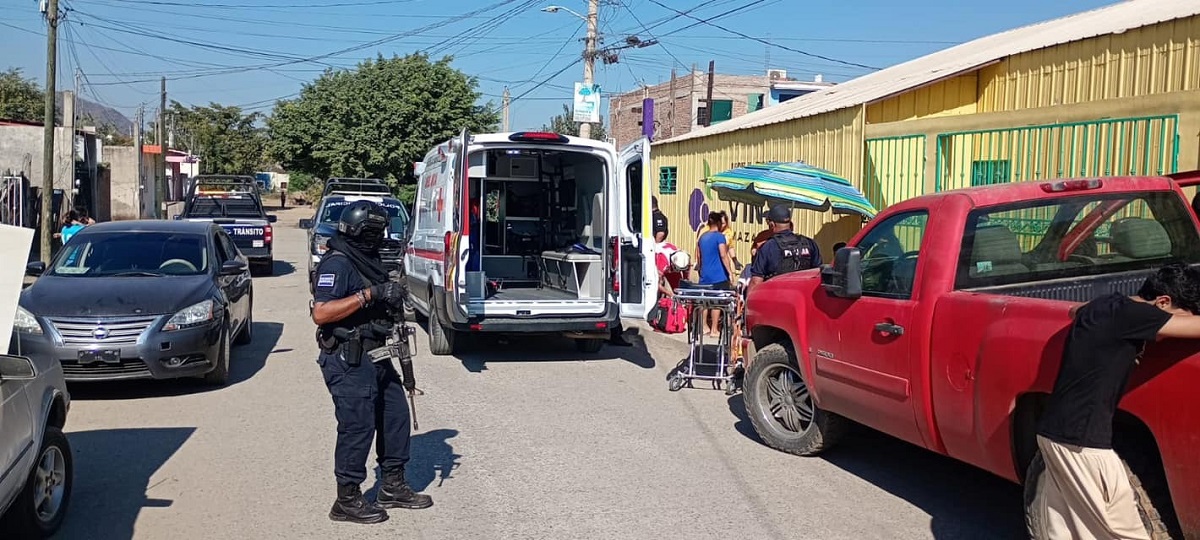 ‘Se los lleva de corbata’, conductor se sube a la banqueta y atropella a 5 en la colonia Valles del Ejido de Mazatlán