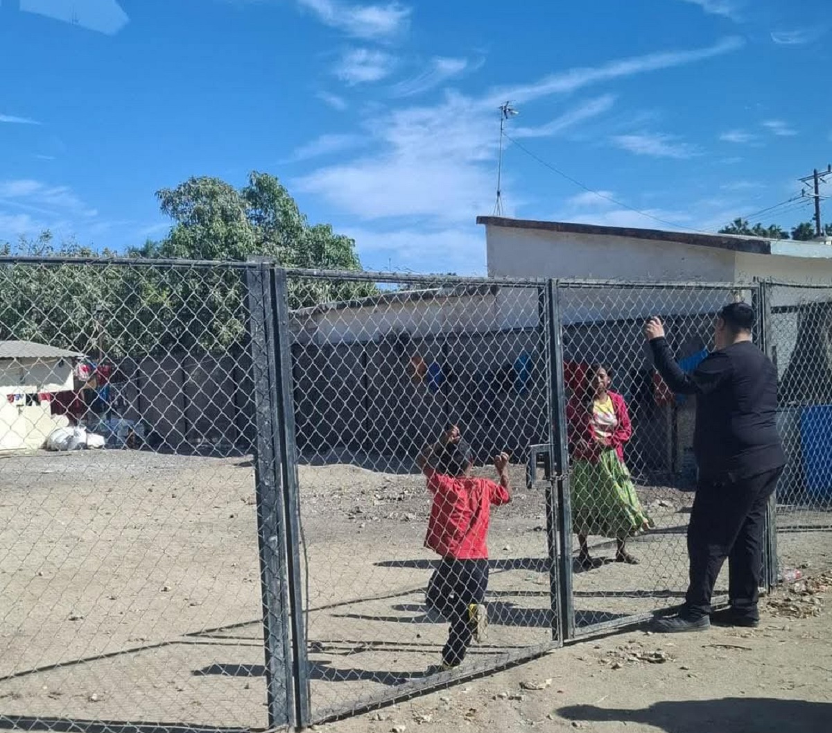 Muy cerca de Navidad, encuentran a bebé abandonada en Ruiz Cortines, Guasave