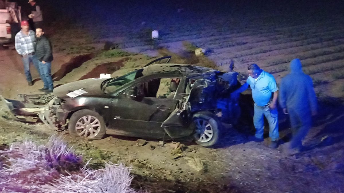 Múltiple choque en la Lateral 18 en Ahome deja tres personas lesionadas