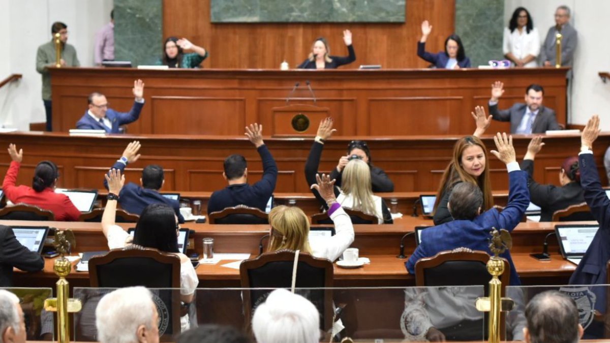 Congreso da primera lectura a leyes de ingresos de 10 municipios para el 2025