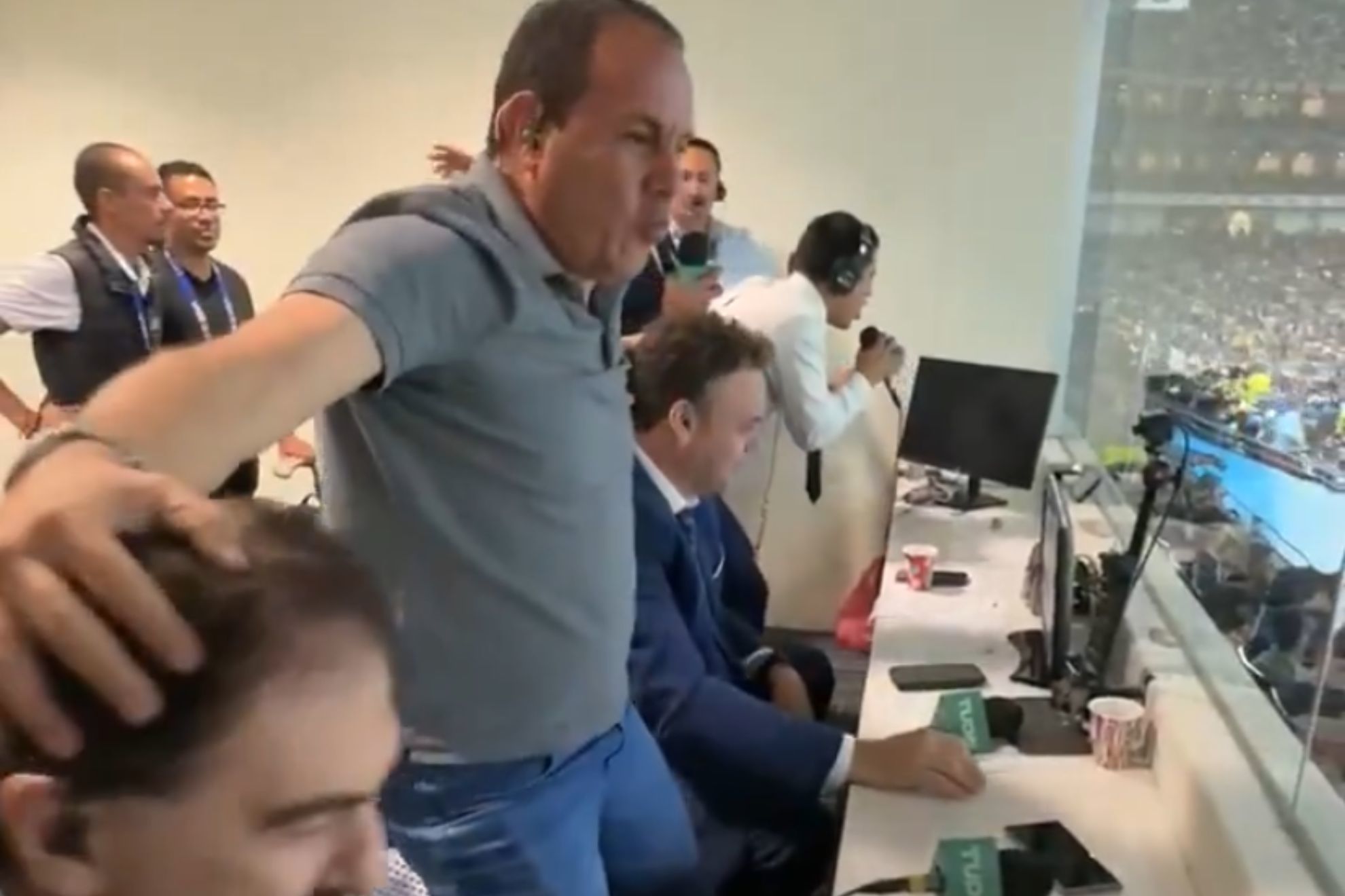 Video viral | Polémica celebración de Cuauhtémoc Blanco al aire, desata reacciones