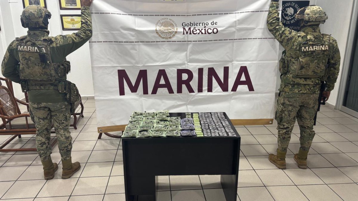 Logra SEMAR decomiso en Mazatlán; en vehículo robado encuentran cocaína, hierba y hasta cristal
