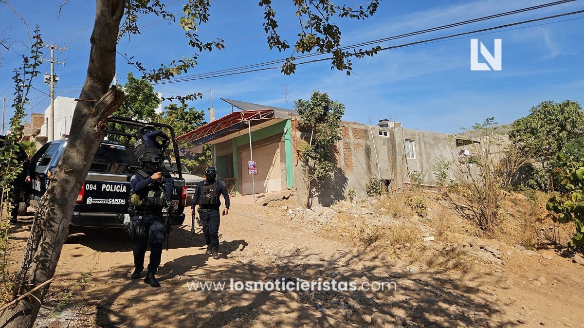 Aseguran armas, radios y “ponchallantas” en inmueble donde fue ejecutado un hombre esta tarde en Culiacán