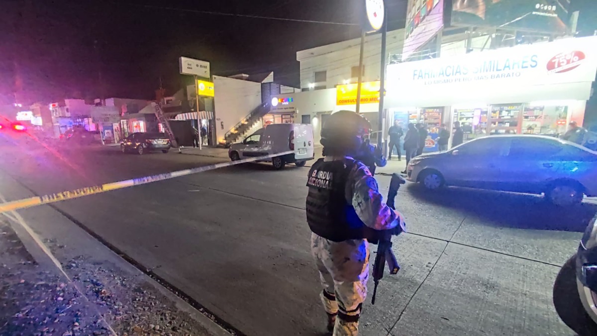 Ejecutan a balazos a un hombre y uno más resulta herido en barbería de Los Mochis