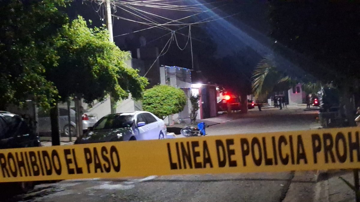 Ejecutan a balazos a motociclista al sur de Culiacán