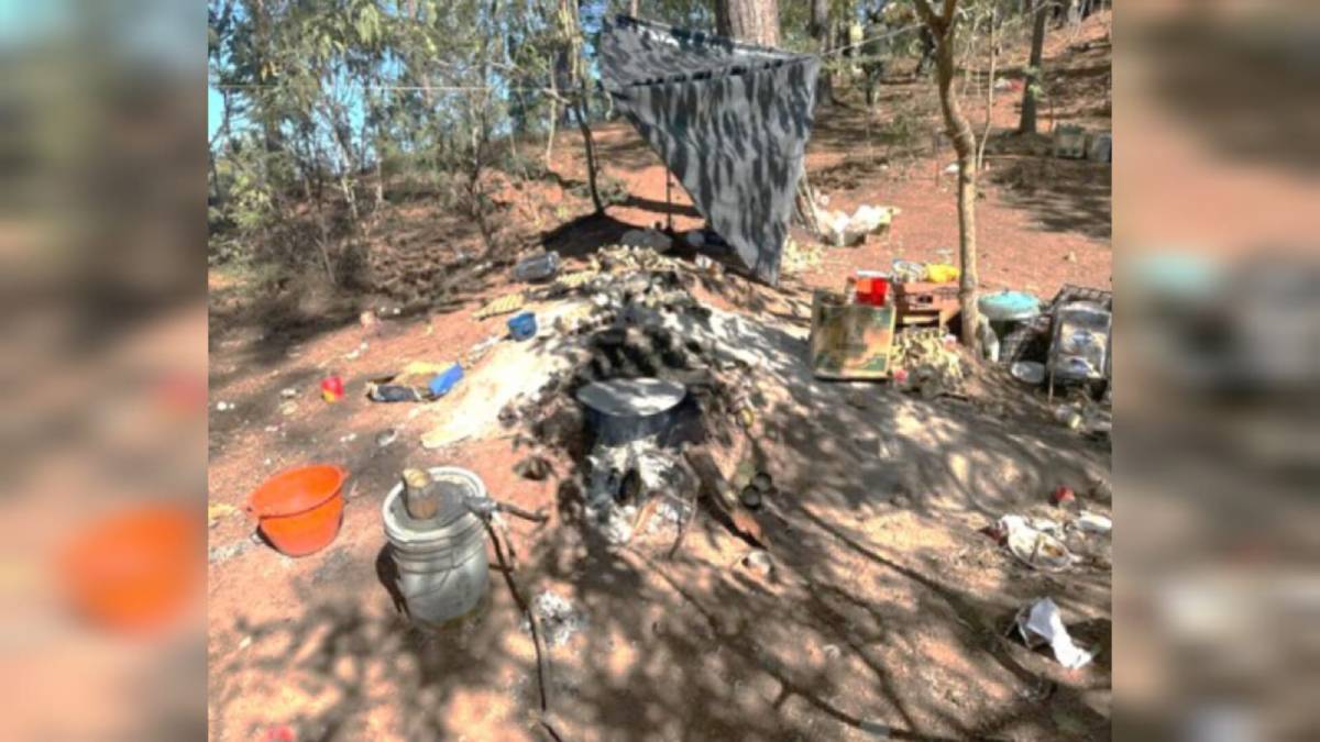 Desmantelan en Concordia campamento de la delincuencia organizada; en Culiacán aseguran carro con armas
