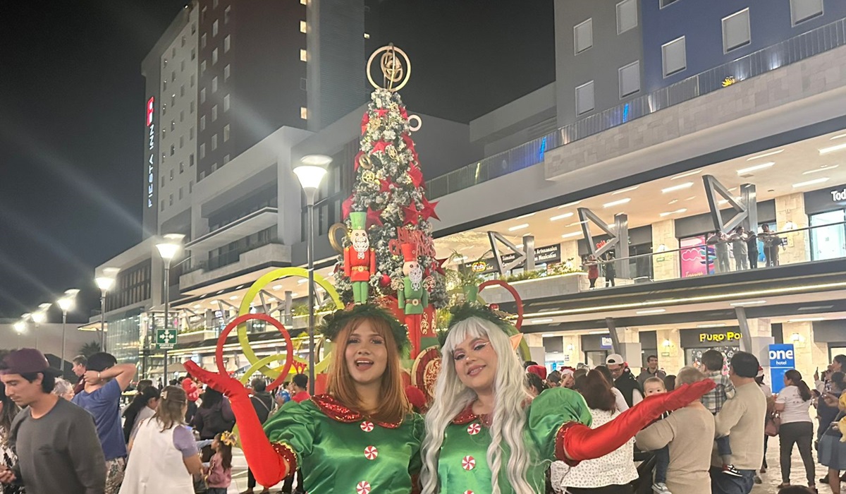 Más vivo que nunca el espíritu de Navidad en Isla Tres City Center Mazatlán