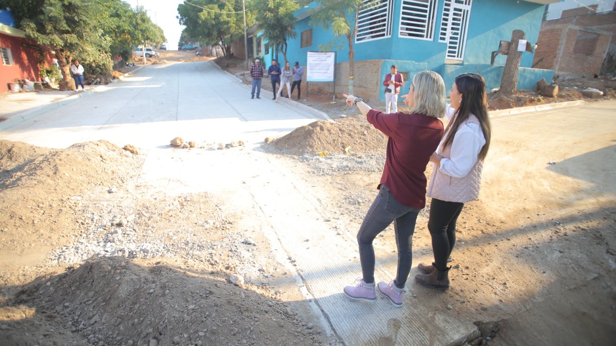 Estrella Palacios supervisa pavimentación en Mazatlán II y anuncia más obras en el municipio