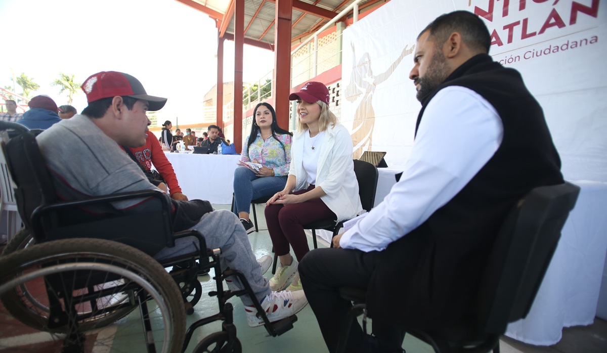 Estrella Palacios acude a Villa Unión para llevar ‘Contigo Mazatlán’ a más de 300 personas