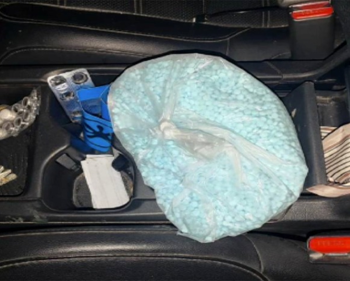 Embajada de EU reconoce la acusación formal de hombre con más de 9 mil pastillas de fentanilo, en Sinaloa