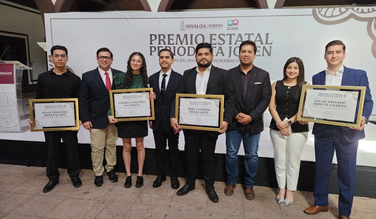 Por su destacada labor en el periodismo, cuatro jóvenes reciben el Premio Estatal de Periodista Joven
