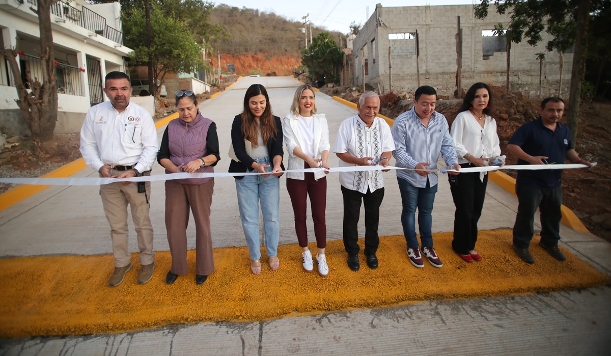 Estrenan pavimentación y rehabilitación en Mazatlán I y Doña Chonita; Estrella Palacios hace entrega