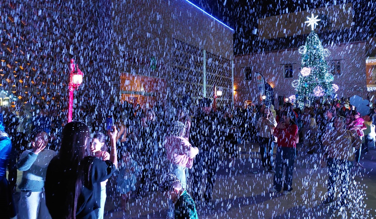 ¡Cae nieve en Los Mochis! Inauguran Villa Navideña en Trapiche Museo Interactivo