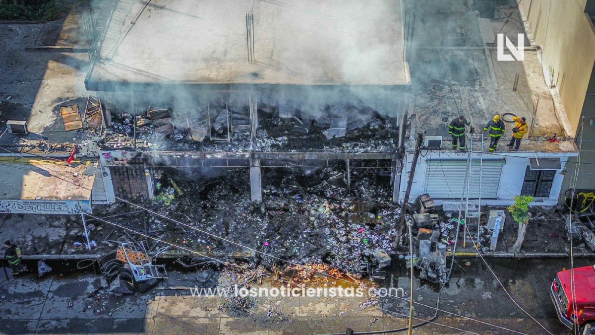 Un corto circuito en caja registradora, posible causa de incendio en dulcería de Navolato