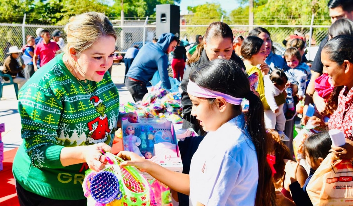 Caravana Navideña de DIF Sinaloa llega a Salvador Alvarado