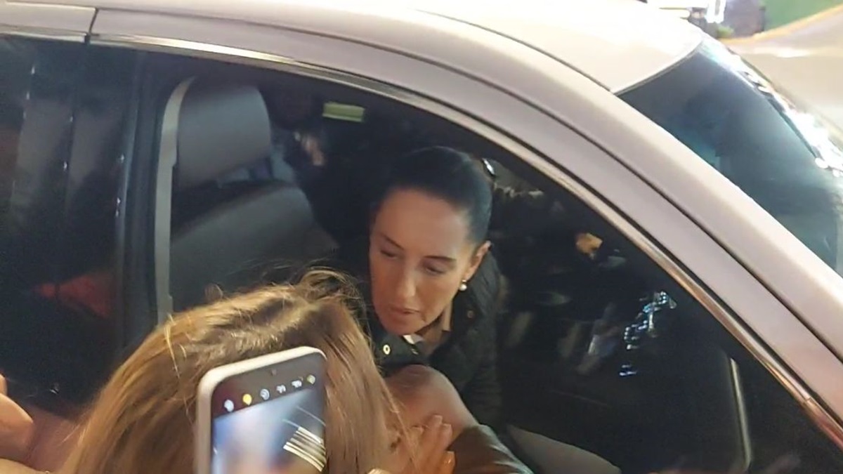 ¡La recibieron con la banda! Llega Claudia Sheinbaum a Mazatlán, Sinaloa