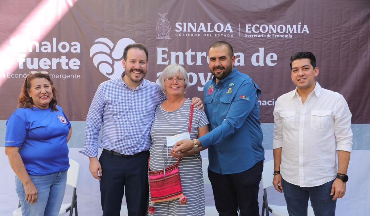 Avanza ‘Sinaloa Late Fuerte’, llevan apoyos a comerciantes de San Ignacio con el programa de la SE