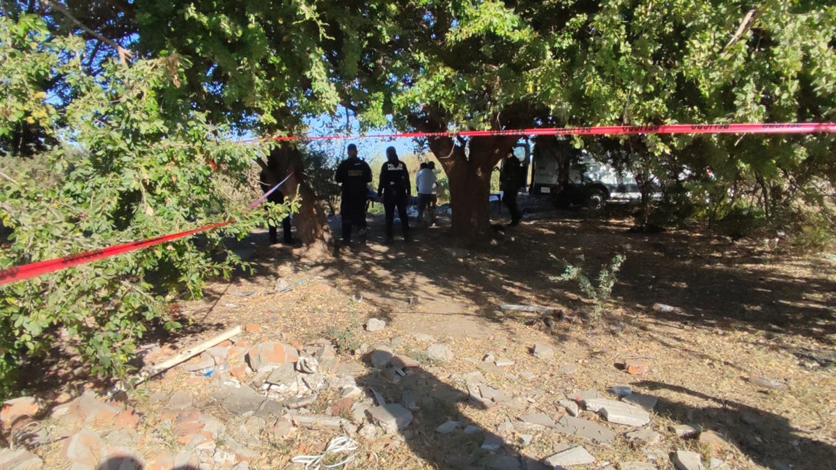 Localizan semienterrado a un hombre en fraccionamiento de Los Mochis