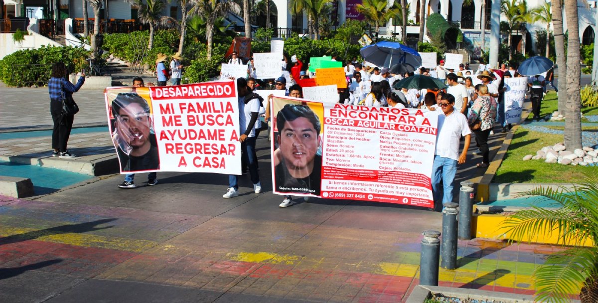 Familiares y amigos de Óscar, joven desaparecido en Mazatlán, realizan marcha pacífica; exigen su regreso
