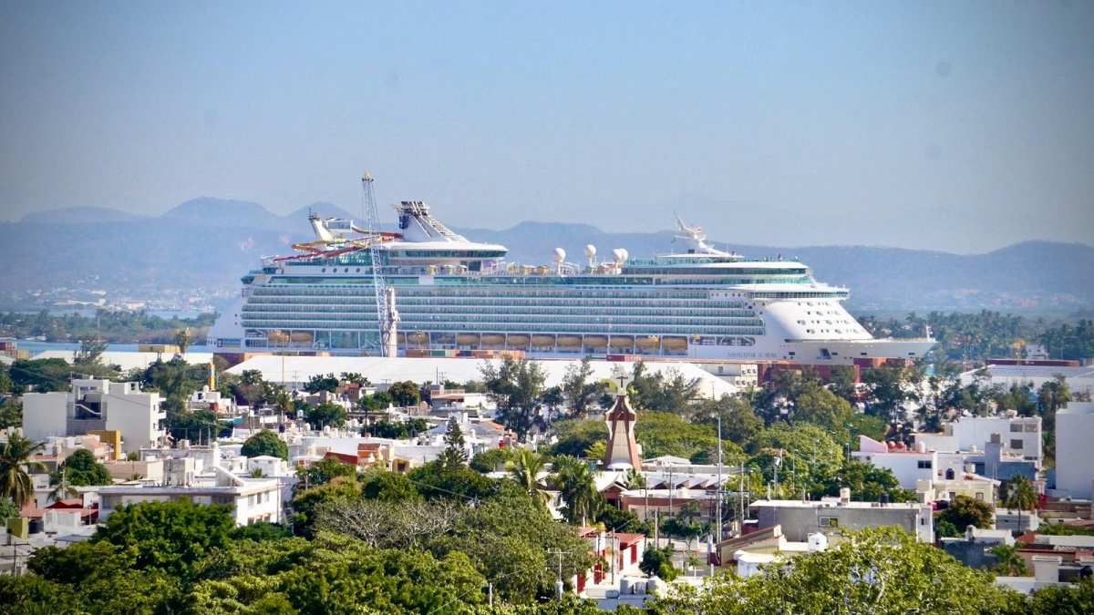 Mazatlán recibe con entusiasmo al ‘Navigator of The Seas’, el crucero número 120 de este 2024
